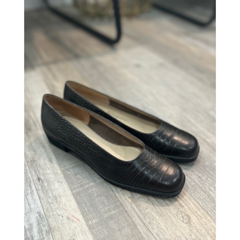 Salvatore Ferragamo Women's Size 9 Black Pump Block Heel Vintage Snake Embossed